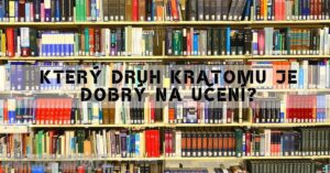 a bookshelf filled with various educational and reference books, partially overlaid with text in Polish asking about effective study aids.