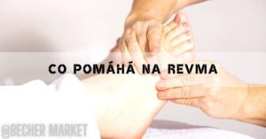 a person receiving a manual foot massage focusing on the arch, likely for relief of joint and foot inflammation related to revmatismus.