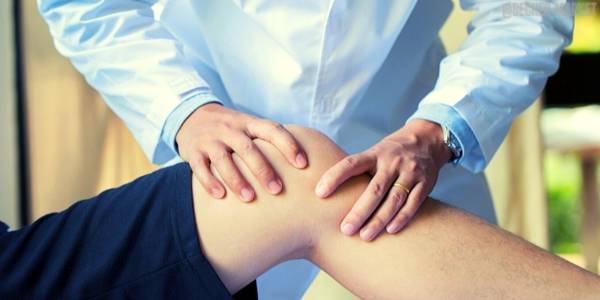 bolest kolene zezadu v klidu