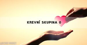 two hands exchanging a heart-shaped object symbolizing blood donation, highlighting krevní skupina 0.