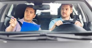 Jak Dlouho Trvá Autoškola? Vysvětlení Délky Výcviku a Závěrečné Jízdy