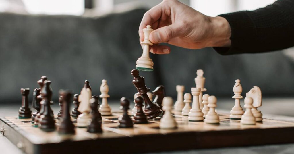 Pravidla Šachu: Jak Hrát, Rozestavit Figurgky & Strategie Jak Zvítězit!