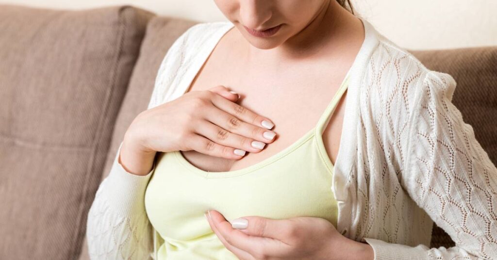 Jak správně prohmatat prso: Samovyšetření prsu bulka