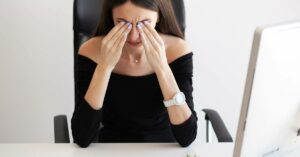 7 Příčin Cukání V Oku & Jak se zbavit tiku v oku