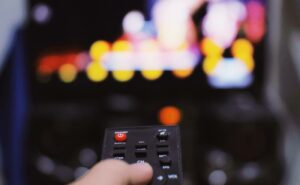 Bombuj.si: Nejlepší web pro sledování filmů a seriálů Zdarma Online