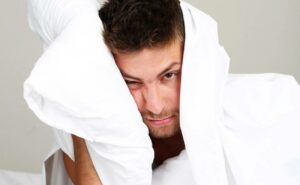 Melatonin a kortizol: Jak ovlivňují váš spánek a stres