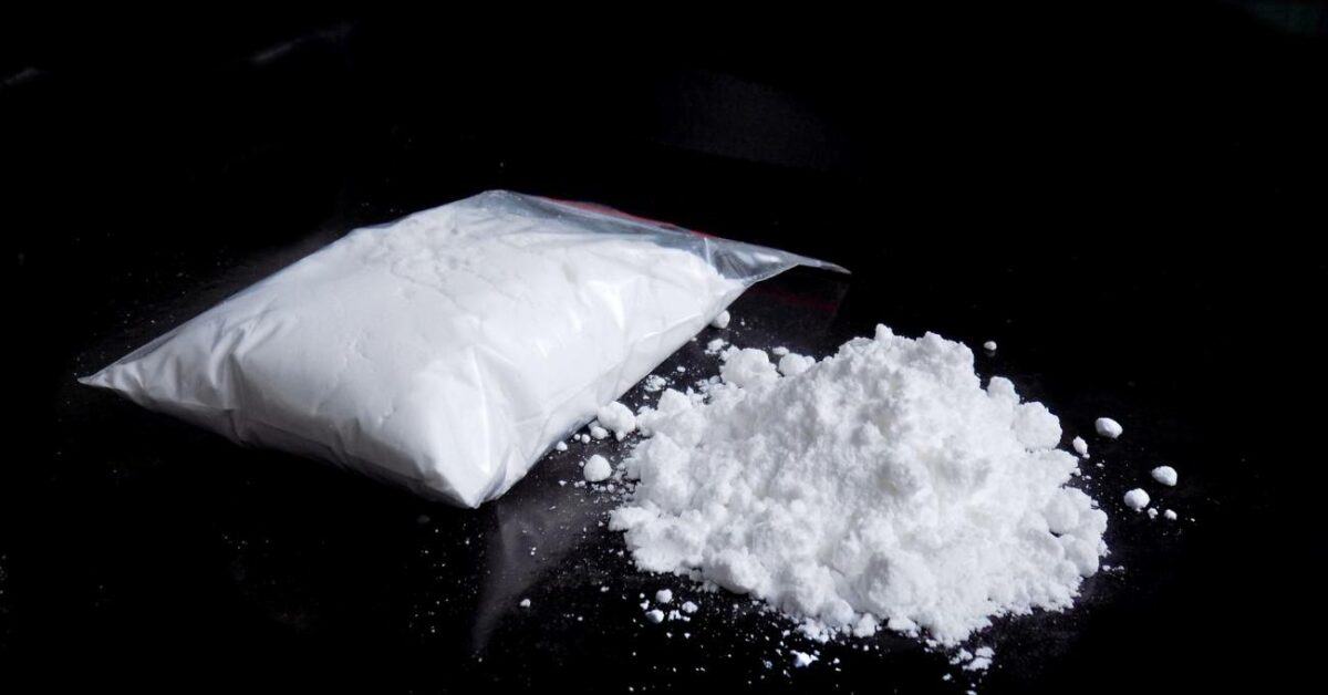 Vliv kokainu na dopamin: Jak tento stimulant ovlivňuje tvorbu neurotransmiterů