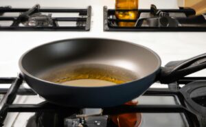 Proč pění olej při smažení: Vysvětlení a řešení tohoto problému