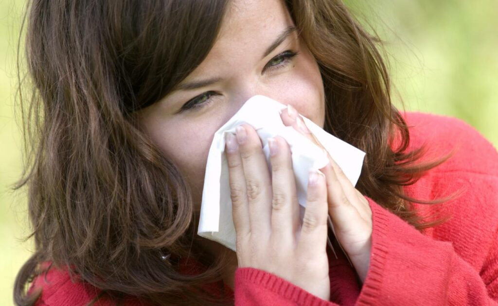 ryma nejcastejsi symptom alergii